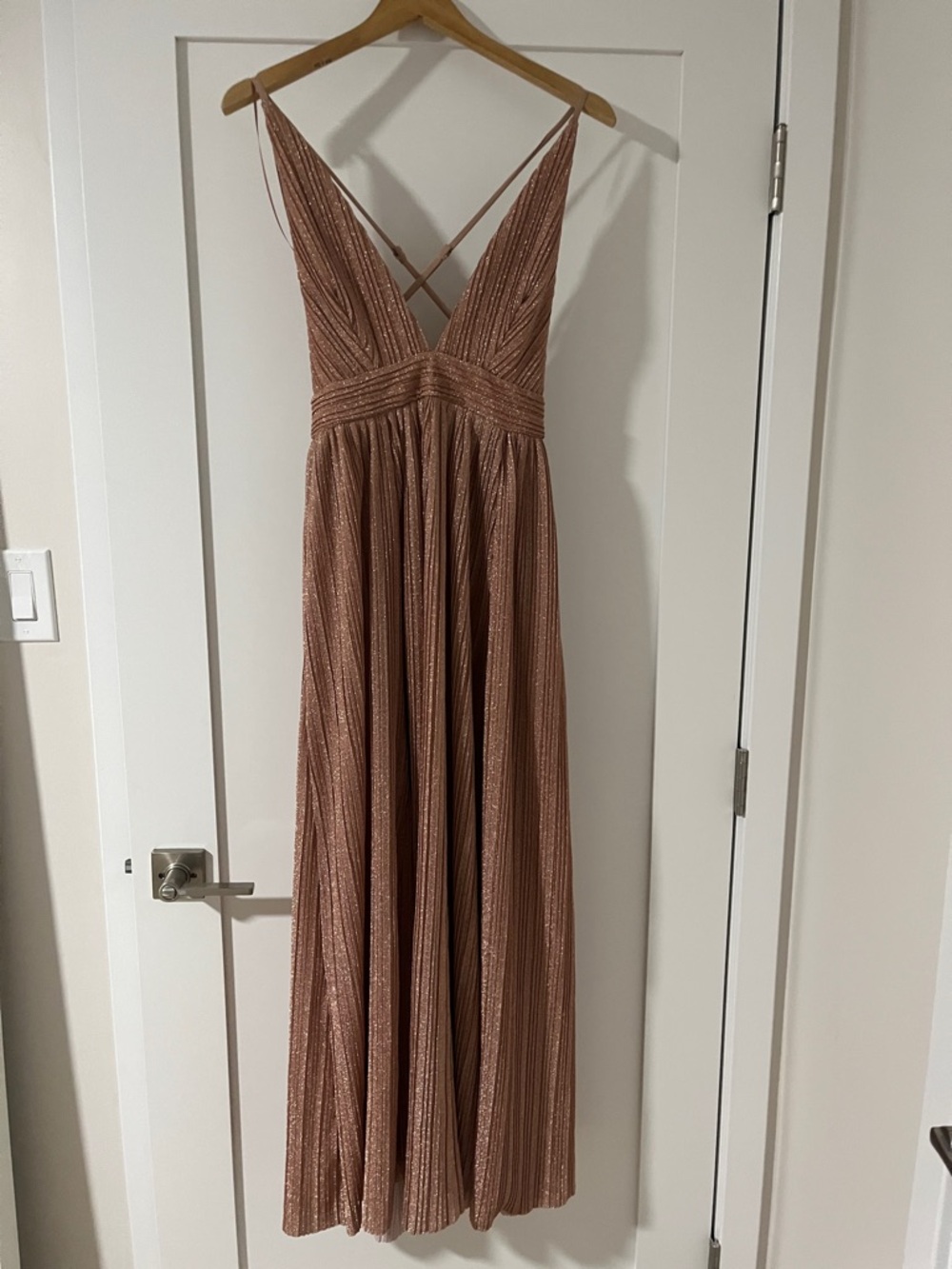 Elegant Rose Gold Pleated V-Neck Maxi Dress